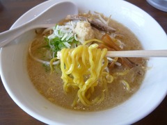 八乃木_みそらーめん(麺)_201706