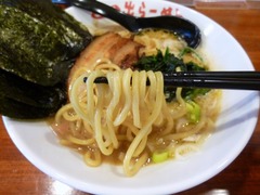 日の出らーめん(北海道本店)_豚骨醤油らーめん(麺)_201607