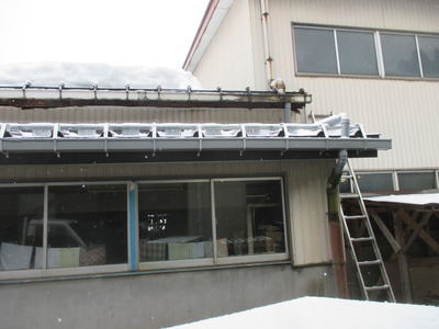 新潟県三条市の屋根外壁塗装リフォーム専門店遠藤組 S製作所様の屋根カバー工事完了