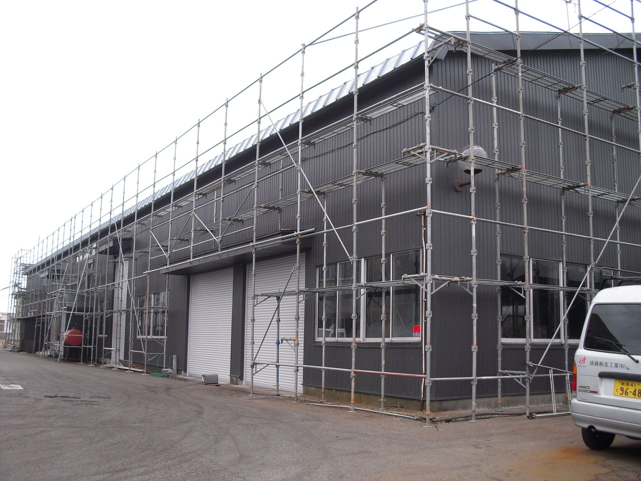 角波カラーガルバリウム鋼鈑 新潟県三条市屋根外壁塗装リフォーム専門店遠藤組 (遠藤板金工業有限会社）0256325559