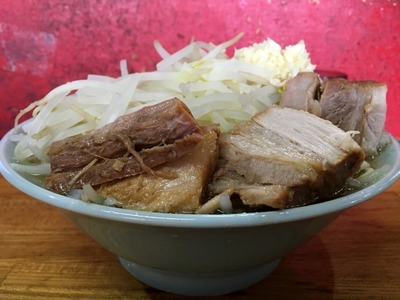 16/11/30ラーメン髭07
