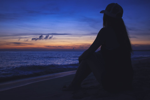 嫁にプラモを捨てられた。作って保管してた物も、作りかけも、なにもかも捨てられた。なぜ勝手に人の物を捨てるのかわからない。俺が居ない間に全部燃えるごみに出したらしい。