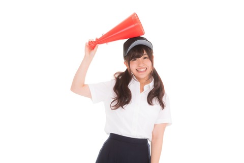 指定席に赤ちゃんを抱っこしたママが座っていた。私「席を間違えていませんか？」ママ「あの～お金は払うから席譲ってもらえませんか？500円ですよね？」私「譲れません」→結果