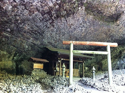 天の岩戸