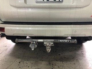 ヒッチメンバー取り付け作業。トヨタランドクルーザープラド150 ヒッチメンバー取り付け作業。トヨタランドクルーザープラド150