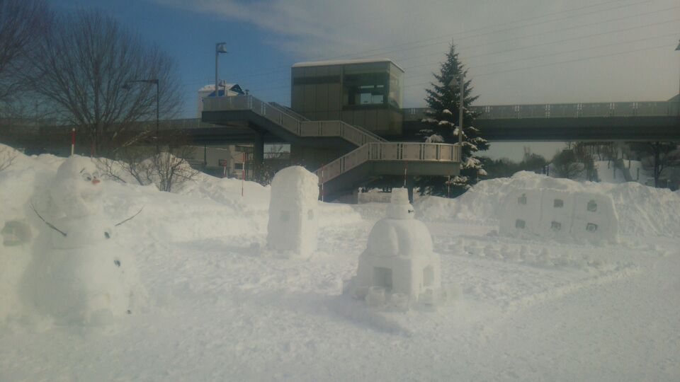札幌ドーム広場の雪像たち