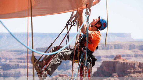 3-26-14-GRAND-CANYON-SKYWALK-CLEANING-TOP