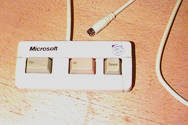 ビル・ゲイツ氏、「Ctrl+Alt+Delete」を後悔