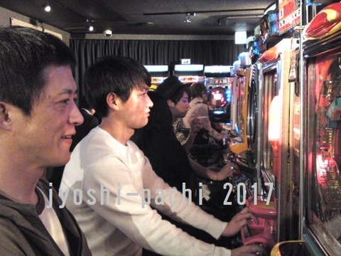 170419女子パチ3_4
