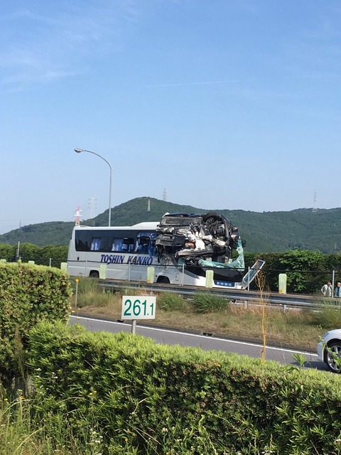 東名高速 観光バス22