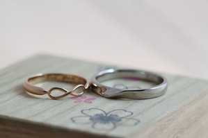 個性的なデザインの手作り結婚指輪をご紹介します 安部・桑本様1
