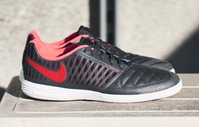 フットサルシューズ NIKE ルナガト2 新品