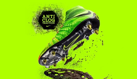 サッカースパイクナイキアンチクロック NIKE テイクダウンモデルのスパイクにアンチクロッグSG-PRO