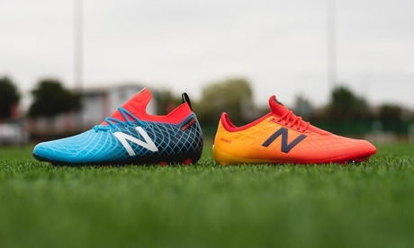 b*n様 ニューバランステケラv4 話題のニューバランスのサッカースパイクに未来的なデザインの新