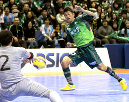 KAZU フットサルシューズ