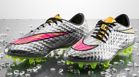 Nike ハイパーヴェノム ファントム リキッドダイヤモンド Fg 登場 Kohei S Blog サッカースパイク情報ブログ