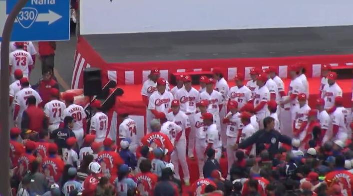 沖縄優勝パレード52