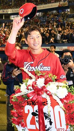 新井2000本安打達成55