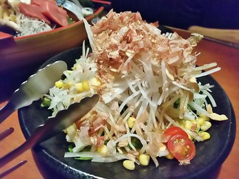 サラダも大盛り