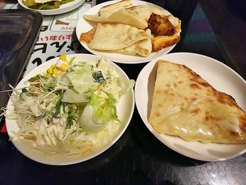 ナン3種類+サラダバー