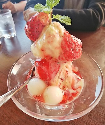 苺カキ氷?