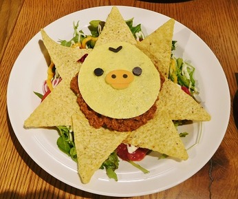 キイロイトリのひまわりタコライス