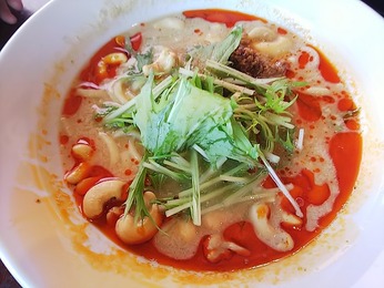 ハーフ坦々麺