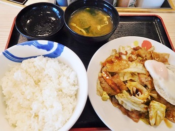 肉野菜の鉄板焼き