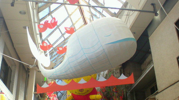 そうそう、クジラもいましたよ。阿佐ヶ谷七夕祭り ツイッターのクジラ9 asagaya fail whale9