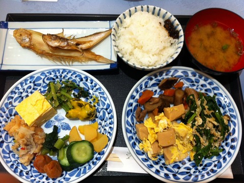 西村屋ホテル招月庭 朝食バイキング 和風