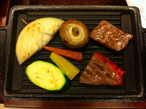 西村屋ホテル招月庭 晩ご飯は部屋食 合肴 但馬牛ロース鉄板焼き