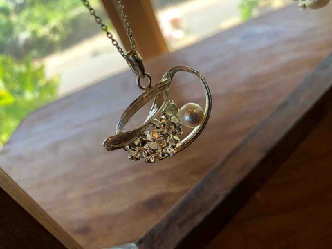 蜜蝋ジュエリーアート展「宝島」