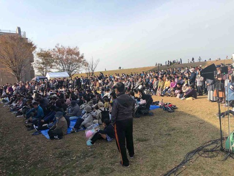 『JA愛知北 合併25周年記念 ふれあいフェスティバル』観客でいっぱい