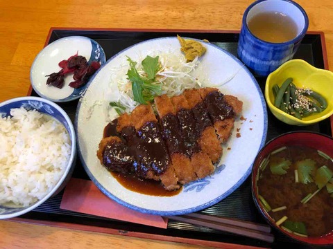『食事・珈琲 つくる亭』みそかつ定食