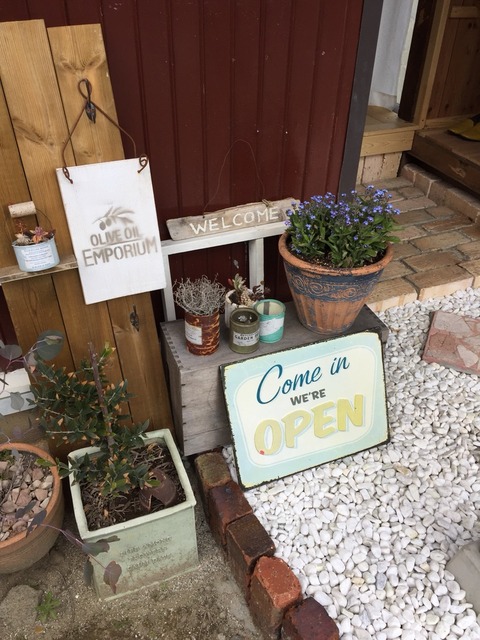 『小さなお店4april』