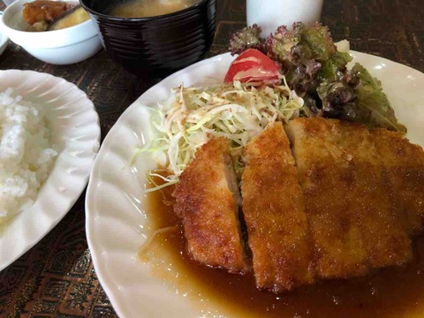 『珈琲 つかさ』とんかつ(和風おろしタレ付)ランチ