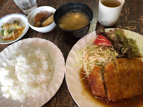 『珈琲 つかさ』とんかつ(和風おろしタレ付)ランチ