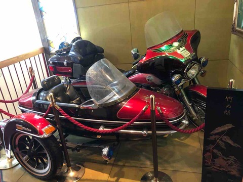 「うなぎの味栄」車?バイク?