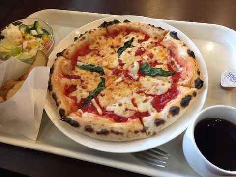 『石窯パン工房 アヴァンセ』ピザランチ