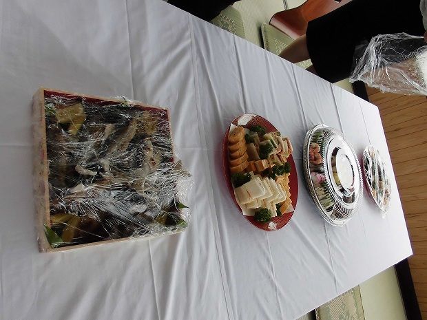 地元日田市のお客様方に屋形船を お料理(3)
