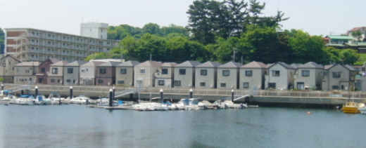 海辺の町並み