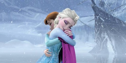 アナと雪の女王のアナとエルサが抱き合う5