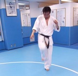 knee-up-and-cross-20150329