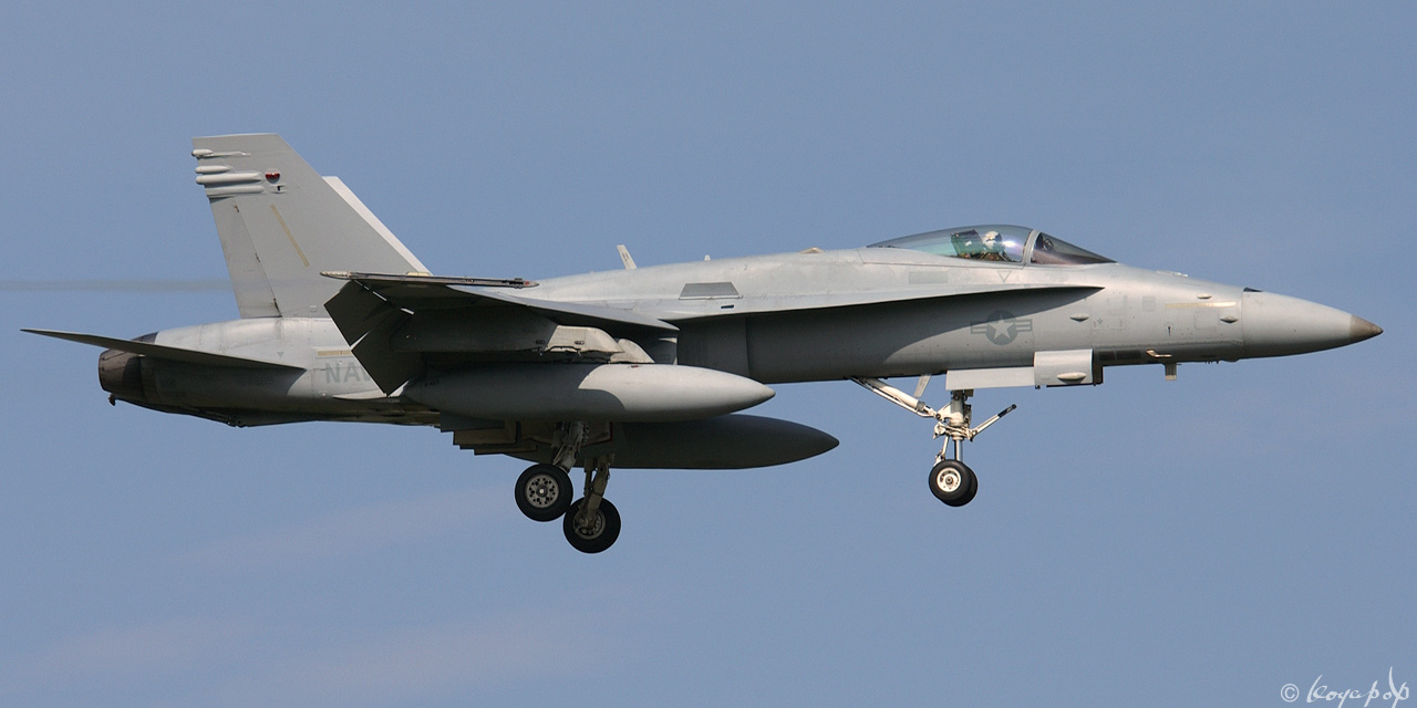 06 400 040629-158x1280