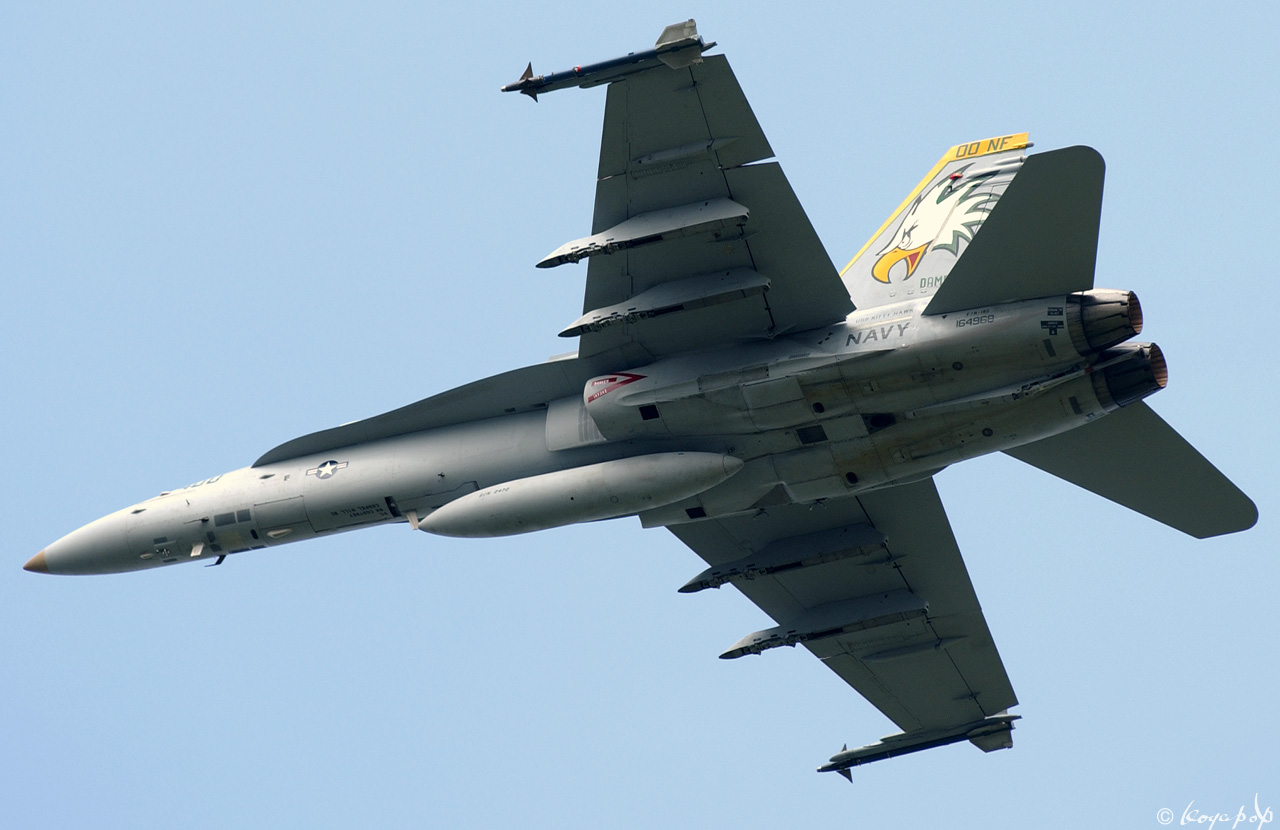 01 400 010816-293x1280