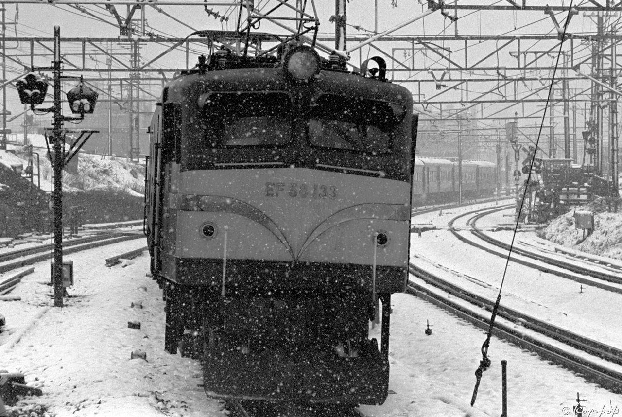 89C210-電気機関車x1280