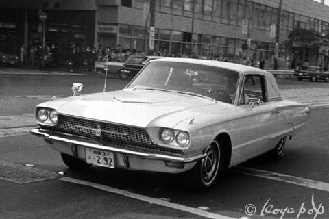 フォード　サンダーバード　1965 1965 Ford Thunderbird - American Classic Adventures
