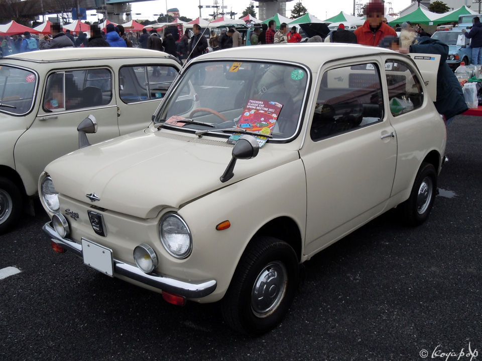 Subaru R-2 1969- 室内が拡がりトランクが追加されたスバル R-2