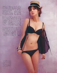 佐々木希 セクシー黒下着 anan