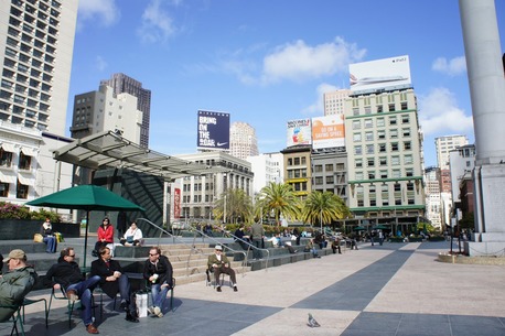 写真｜サンフランシスコ市内の広場にて